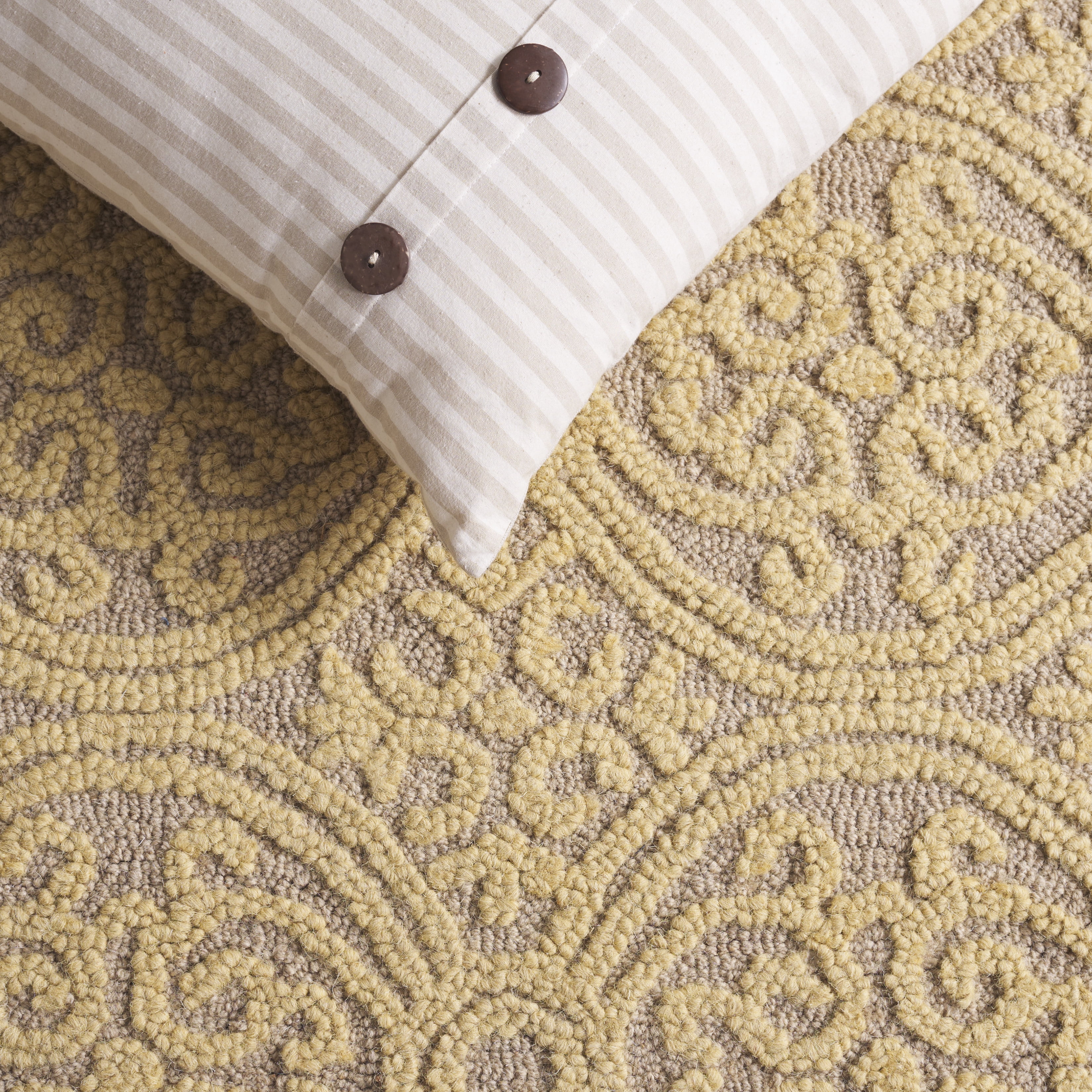 SAFAVIEH Cambridge Avalon Geometric Wool Runner Rug, Light Gold/Dark Gold, 2'6" x 16'
