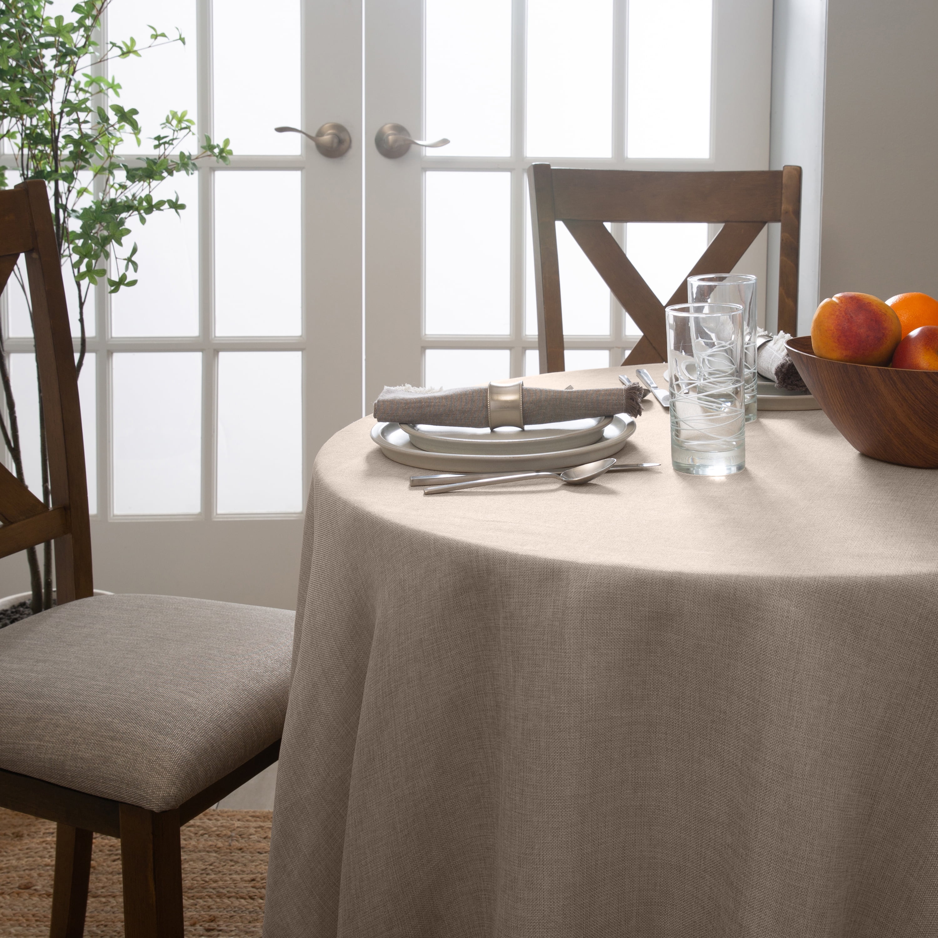 Home Details Chic & Rustic 70" Round Polyester Tablecloth in Linen