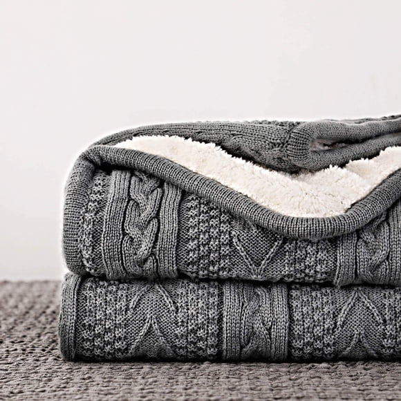 Longhui Literie Couverture en Tricot Acrylique Sherpa - Épaisse Douce Grande Confortable Grise Couverture en Polaire Tricotée pour Canapé Lit - Grande Couverture Grise 50 x 63 Pouces Toutes Saisons