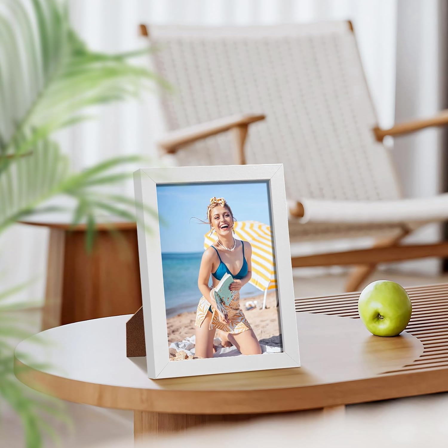 TAVENE 5 Pack White 4x6 Picture Frames, Fits 3.5x5 Photo with Mat or 4x6 Without, Wall & Tabletop Gallery Photo Display