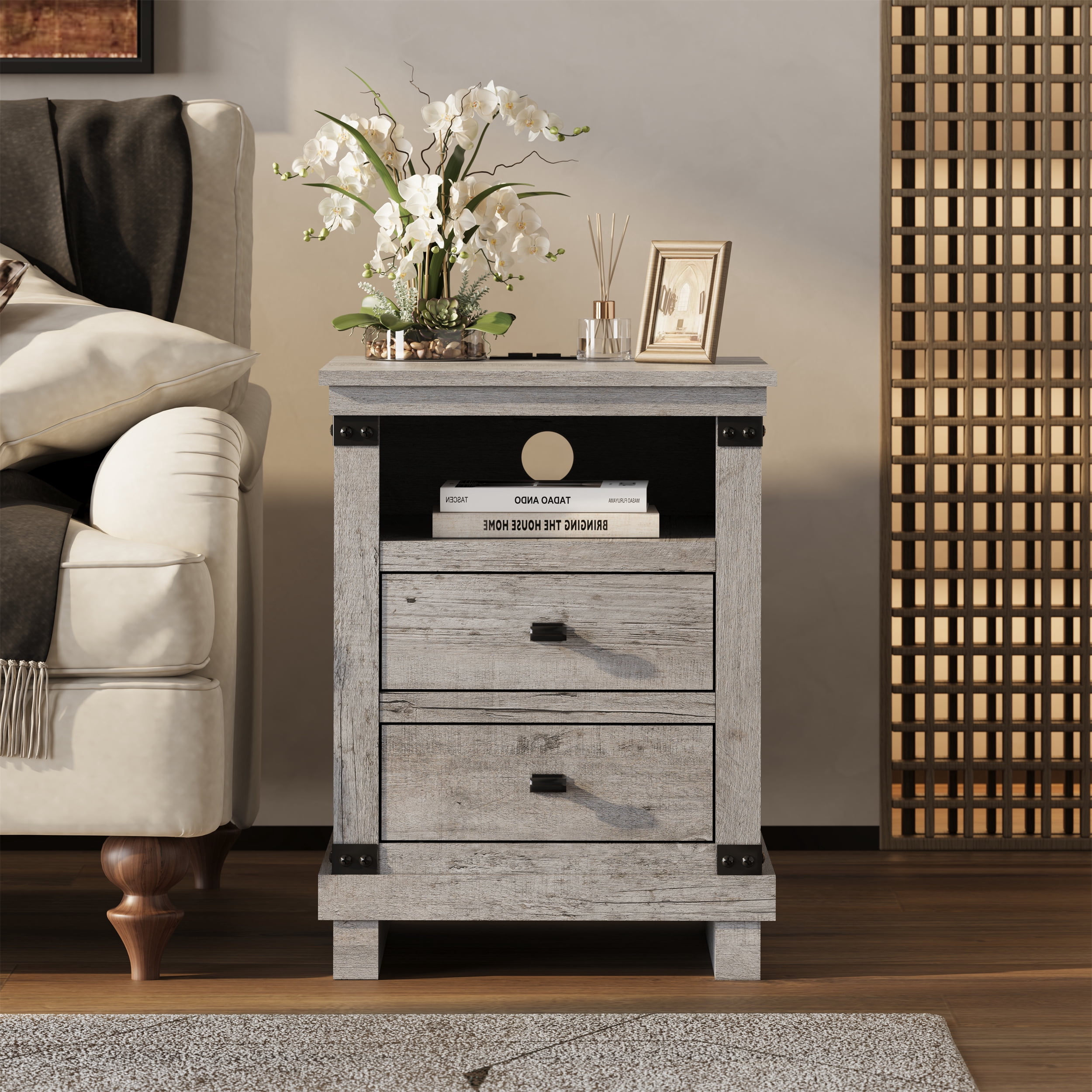 KeyWhat Farmhouse 18" Nightstand with Charging Station, Rustic Metal Wood End Table with Open Storage Shelf, Light Rustic Oak
