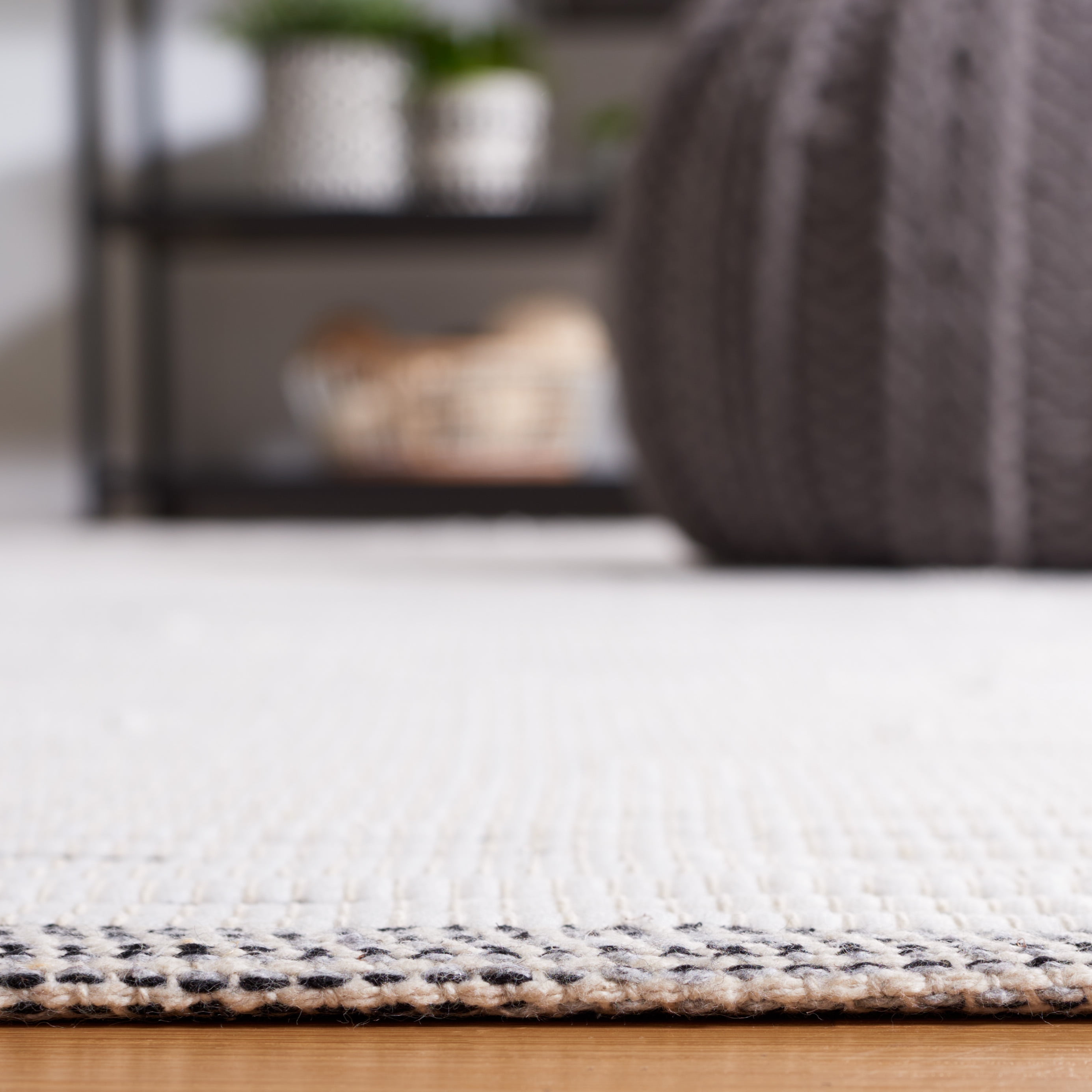 SAFAVIEH Montauk Carver Striped Cotton Area Rug, Brown/Ivory, 5' x 8'