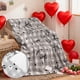 thumbnail image 5 of Manta de franela para la siesta en la oficina | Manta de poliéster suave de 140 x 90 cm | Manta de sofá ligera, cálida y acogedora para el hogar, viajes o regalo para parejas | Resistente a las, 5 of 6