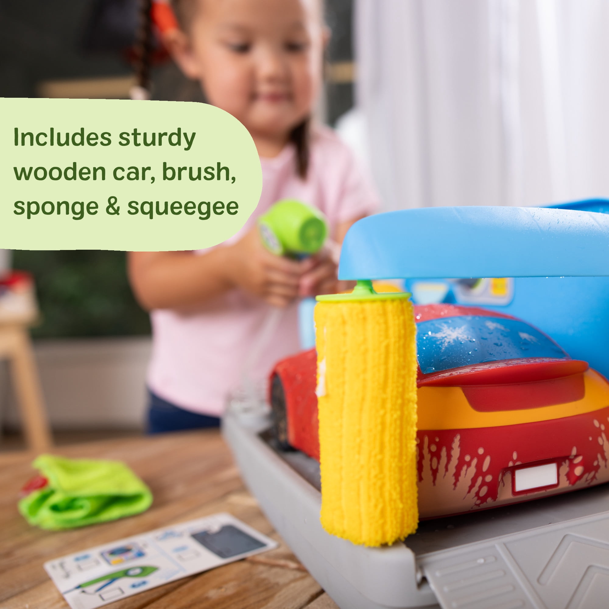 Melissa & Doug Spray & Shine Car Wash Color-Changing Water Toy Play Set Boys and Girls 3+