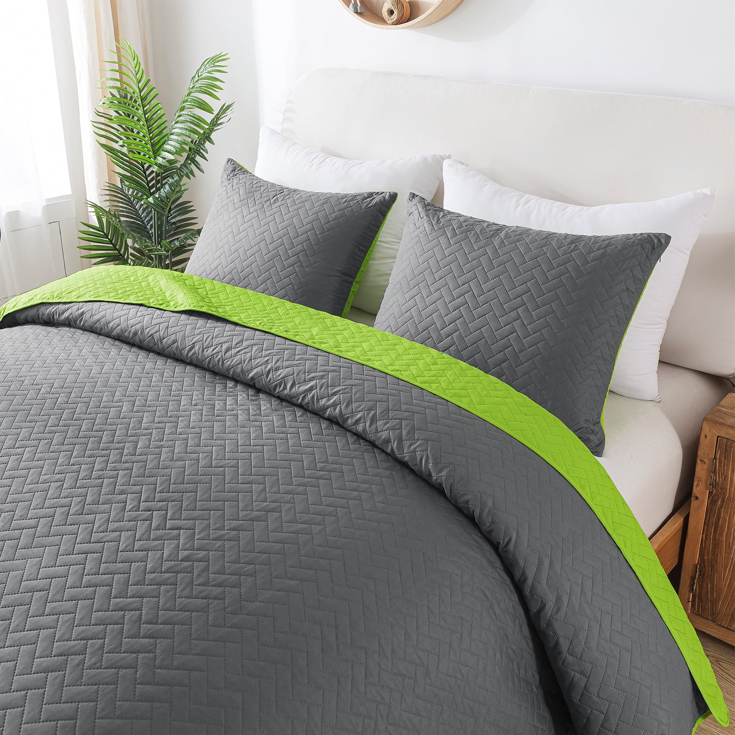 JML Quilt Set King Size Lightweight Bedspread, Soft Summer Quilt Bedding Set Coverlet for All Seasons with 3 Piece (1 Quilt, 2 Pillow Shams), Gray & Green
