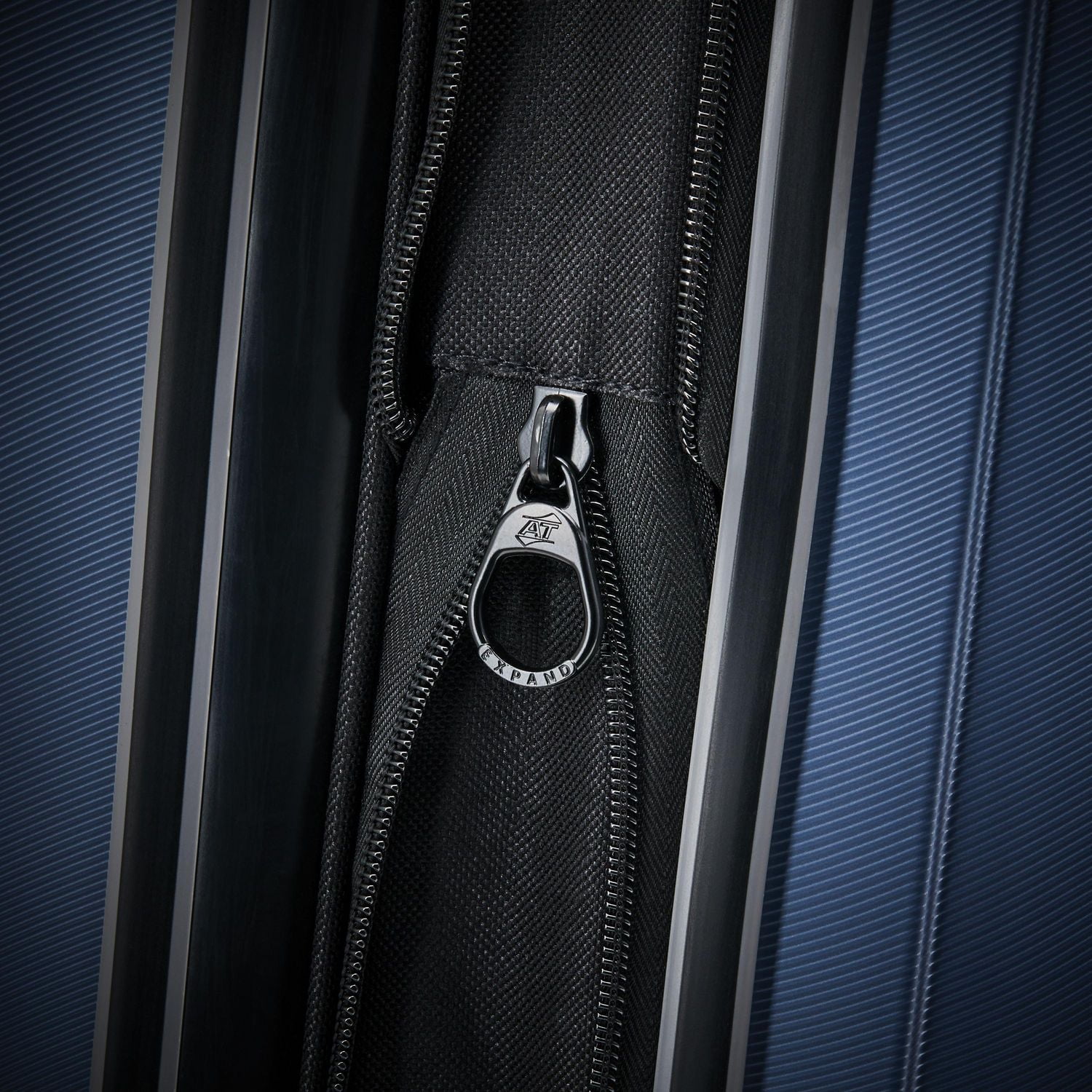 AT 28INCARGO HRDS, Spinner Large Exp.