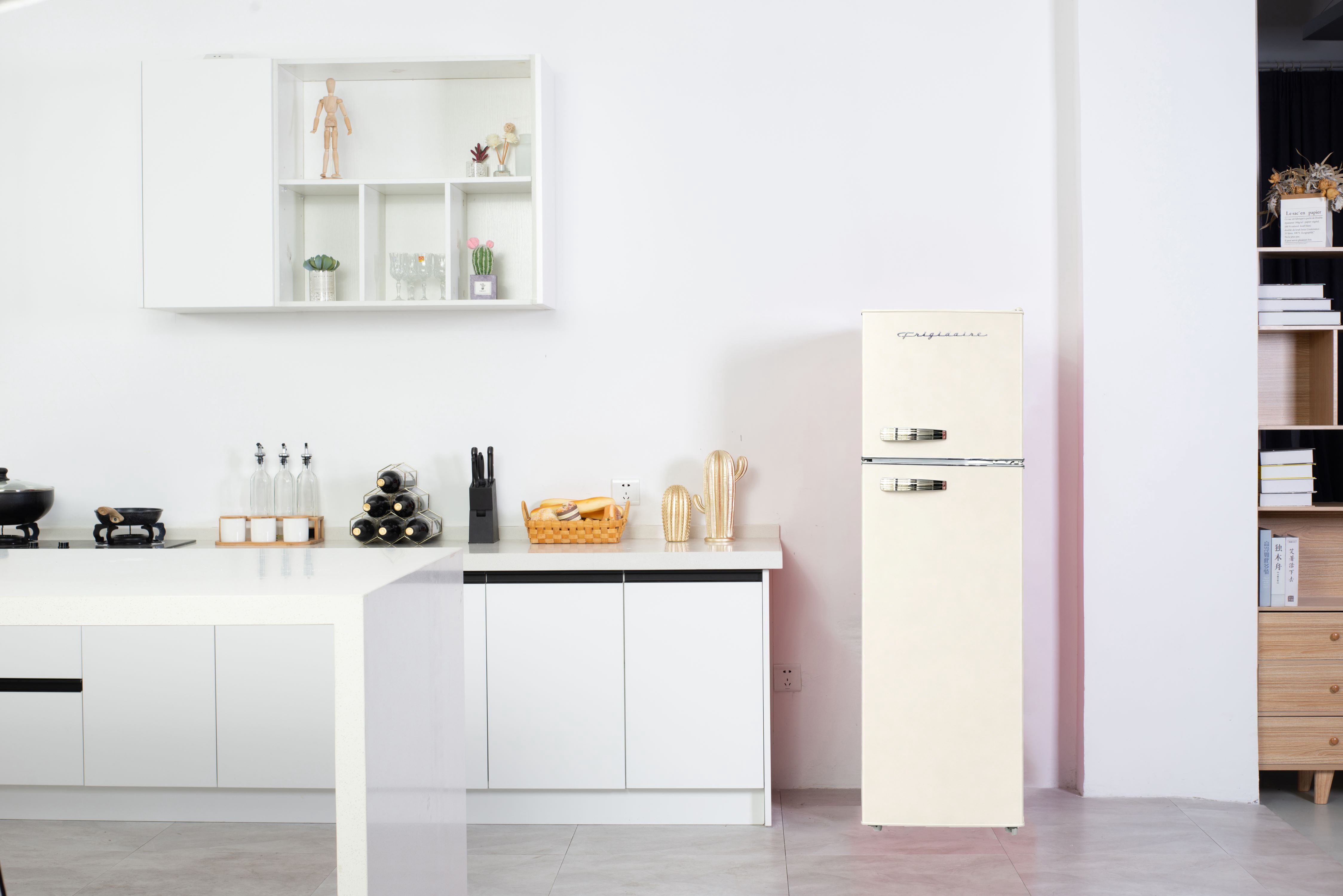 Frigidaire 10 Cu. Ft. Top Mount Retro Refrigerator, Apartment Size Compact Fridge, Cream