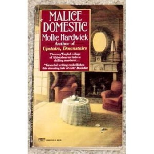 Pre-Owned Malice Domestic (Doran Fairweather, Book 1) (Unknown) 044922032X 9780449220320