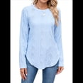 thumbnail image 2 of Camiseta Informal de Larga para Mujer, con Cuello Redondo, Dobladillo Curvo y Botones en la Espalda, Estilo Moderno y Holgado. Azul M, 2 of 9