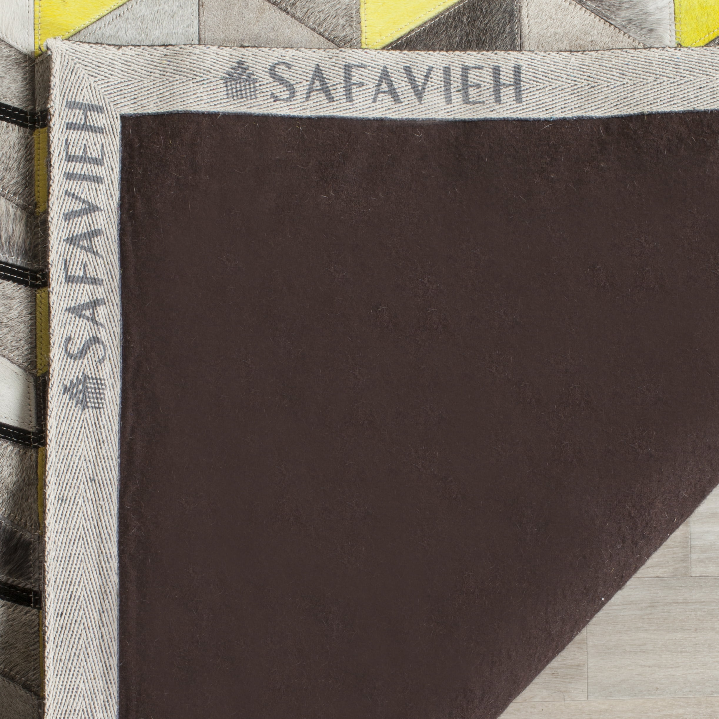 SAFAVIEH Studio Leather Xzavier Geometric Area Rug, Ivory/Yellow, 5' x 8'
