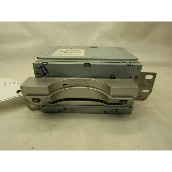 Pre-Owned 2006 Nissan Quest AM FM 6 Disc Radio Receiver OEM LKQ - Verify Specific Vehicle Fitment In Description - (Good)