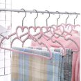 thumbnail image 3 of Perchas de ropa con forma de corazón de 20 piezas ideales para uso estándar diario, 3 of 3