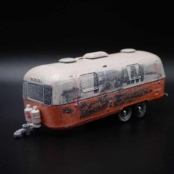 Open Box 1971 AIRSTREAM LAND YACHT DOUBLE AXLE TRAILER CAMPER 1:64 DIORAMA DIECAST MODEL