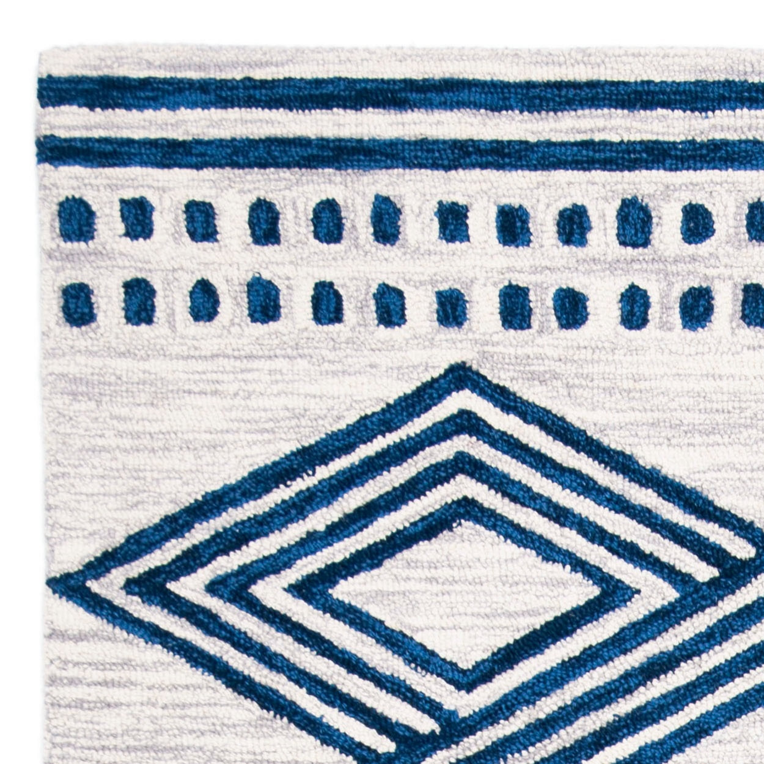 SAFAVIEH Micro-Loop Glenda Geometric Aztec Wool Area Rug, Ivory/Navy, 6' x 9'