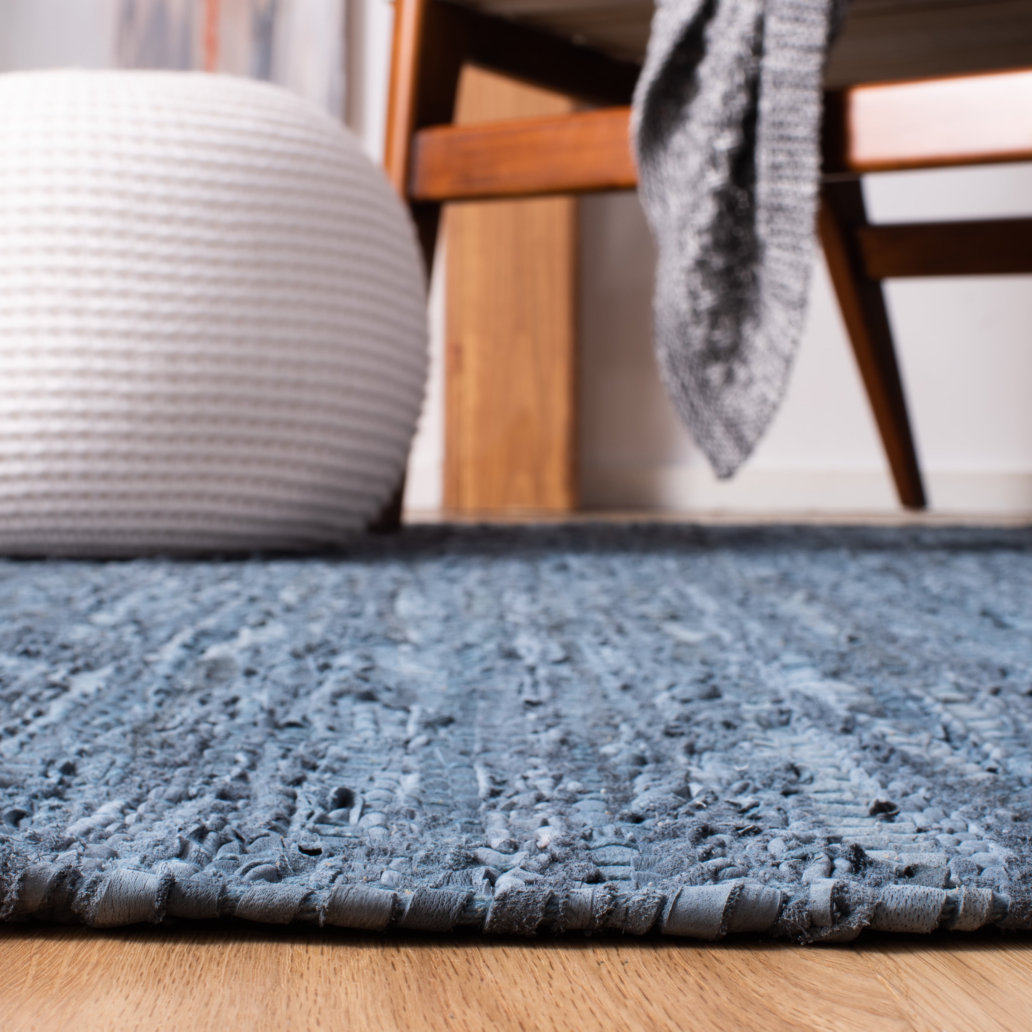 SAFAVIEH Vintage Leather Christal Solid Area Rug, Blue/Grey, 8' x 10'