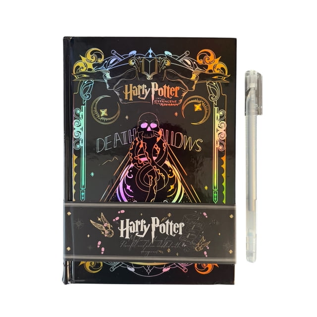 Libreta estilo frances con 60 hojas negras, Harry Potter Edición Mago, Incluye pluma especial, mide 13 cm de ancho por 19 cm de largo.