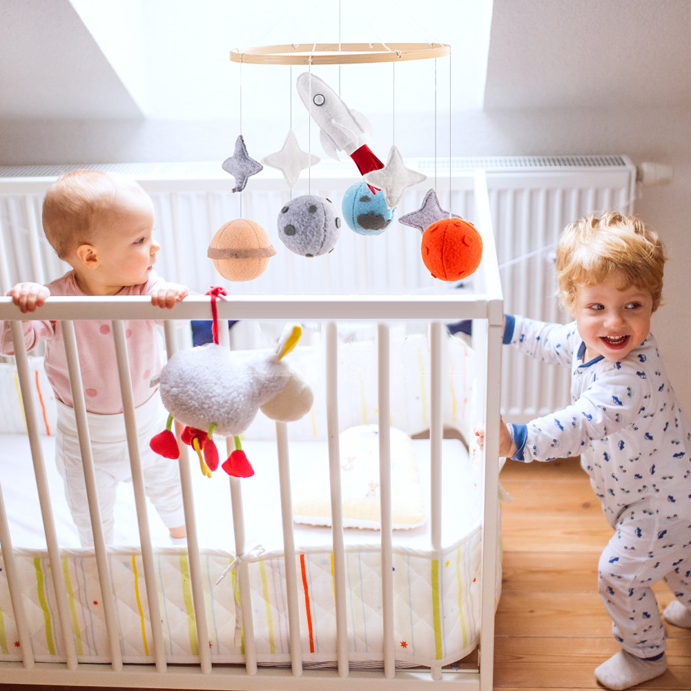Planet Crib Bell – Baby Bed Hanging Wind Chime with Stars & Rocket Pendants, Wooden Rotating Swaying Bell for Newborn Infant Sensory & Nursery Room Decoration