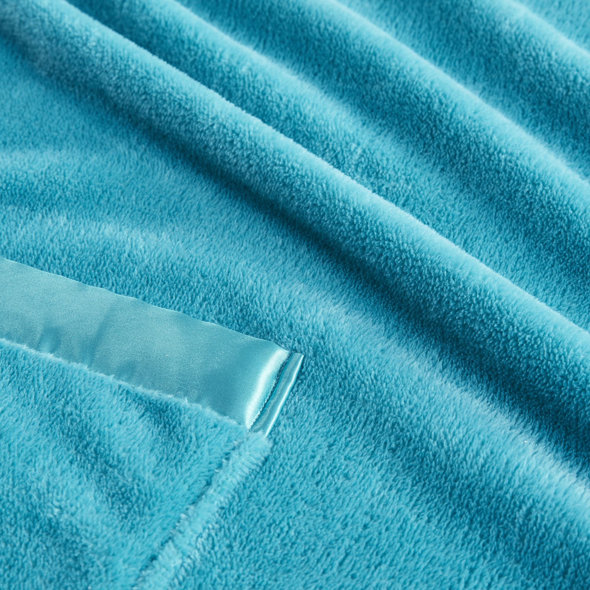 Comfort Spaces Teal Blue Polyester Plush Throw Blanket, Standard Throw - image 6 of 9