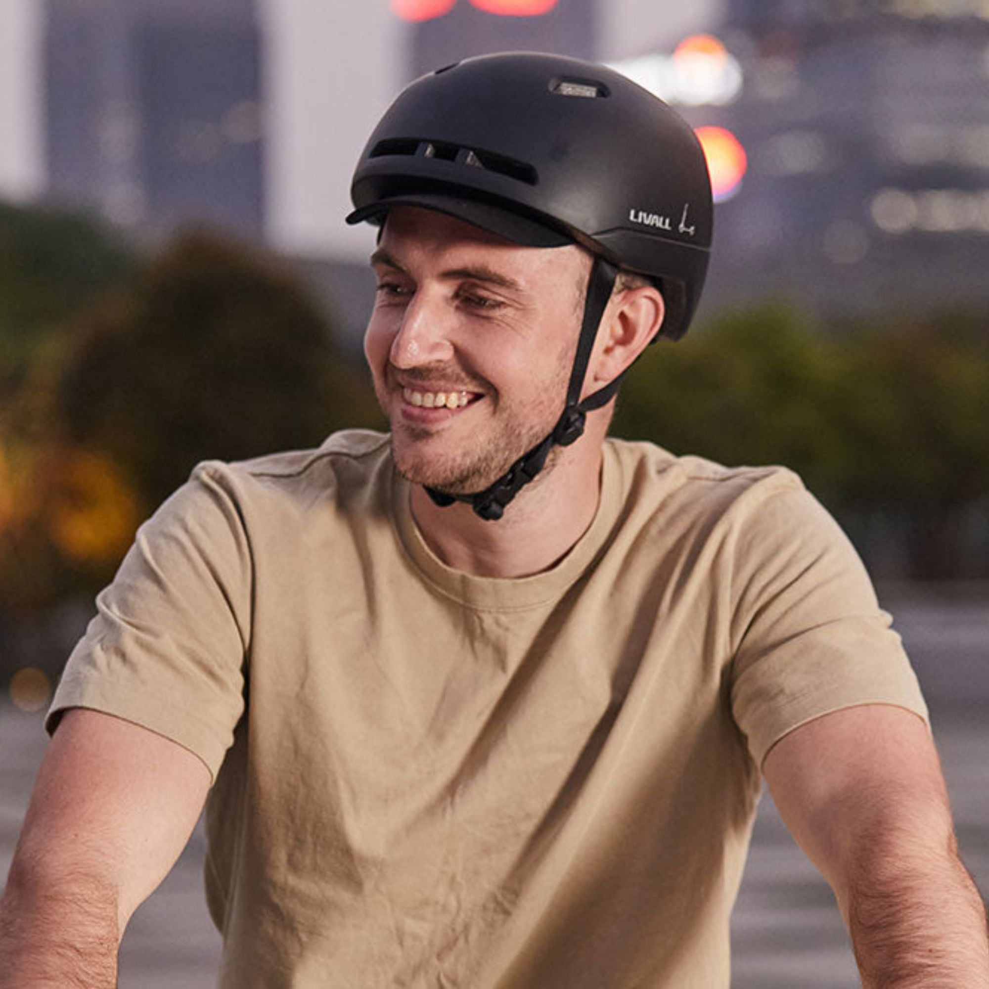 LIVALL C21 Cycling Smart Helmet with Removable Visor - Medium (21.3- 22.8 in)