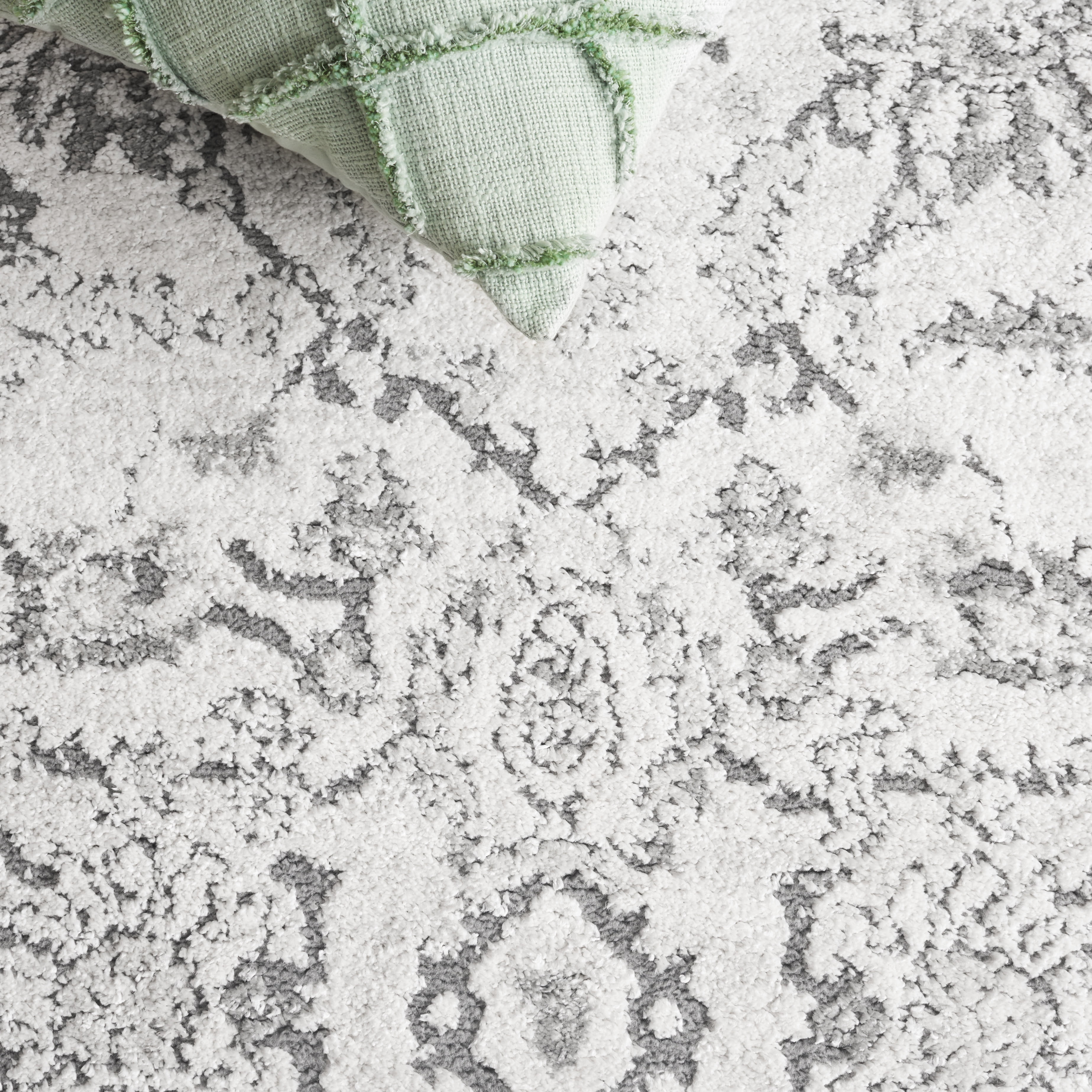 Safavieh Luna Caryn Medallion Area Rug, Ivory/Gray, 6'7" x 6'7" Round