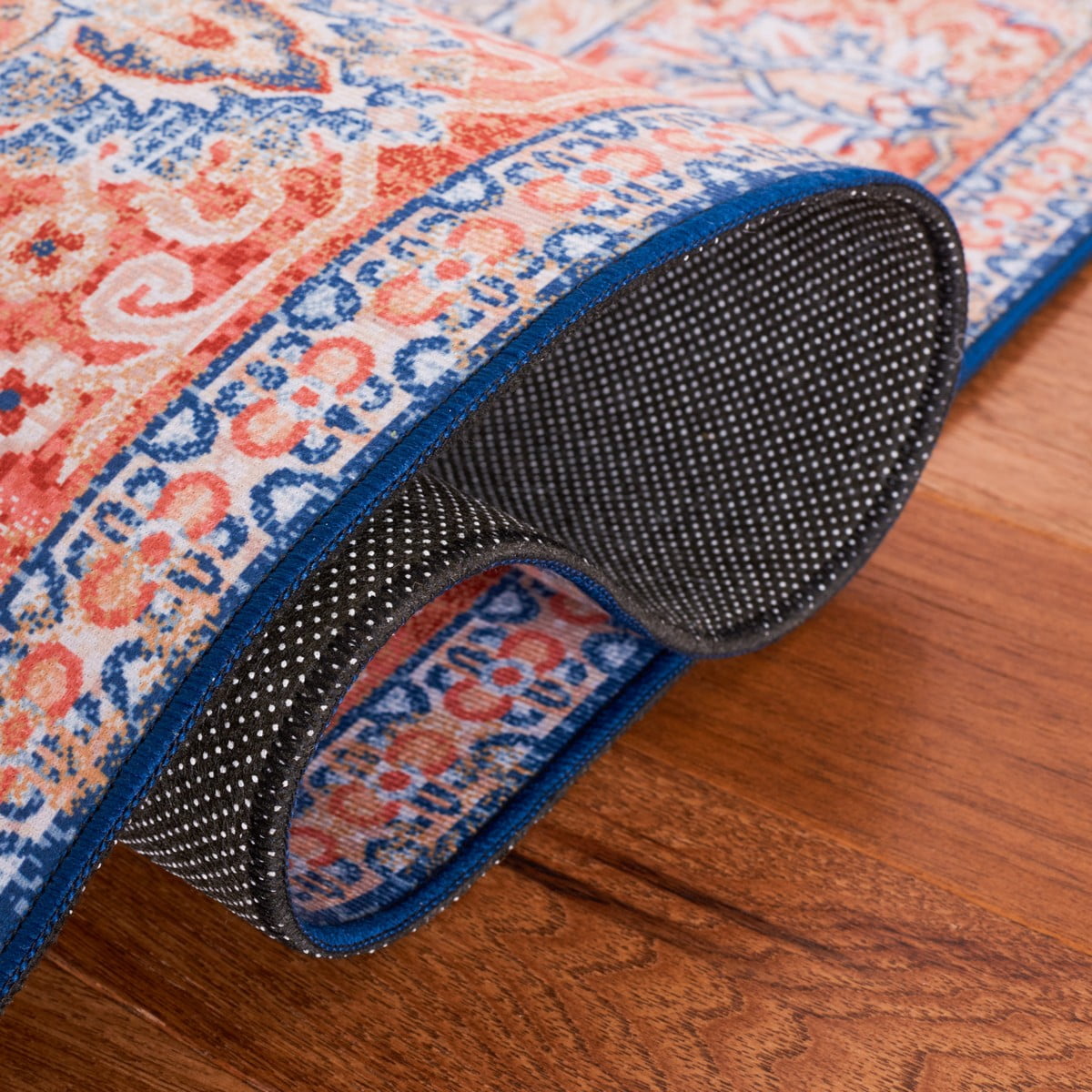 SAFAVIEH Tucson Alphonse Traditional Machine Washable Area Rug, 6' x 9', Rust/Blue