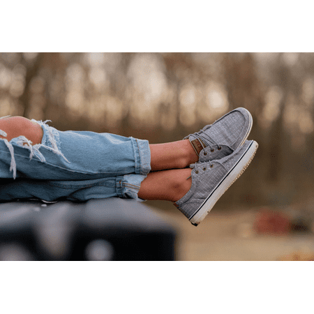 

TuffRider Women Lace-Up Canvas Graphix Shoes