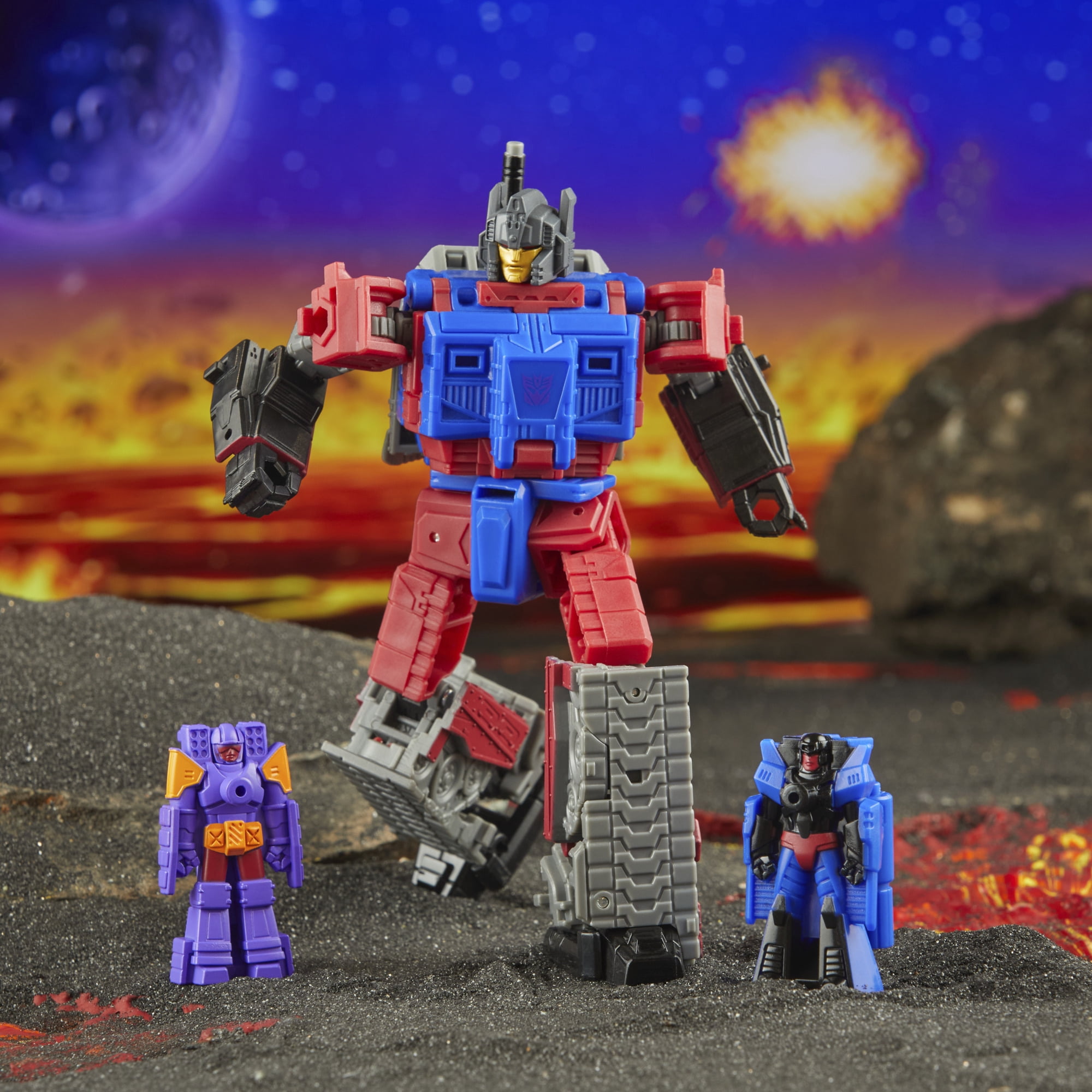 Transformers G1 Universe Optimus Prime and Quake Action Figures, 2-pack