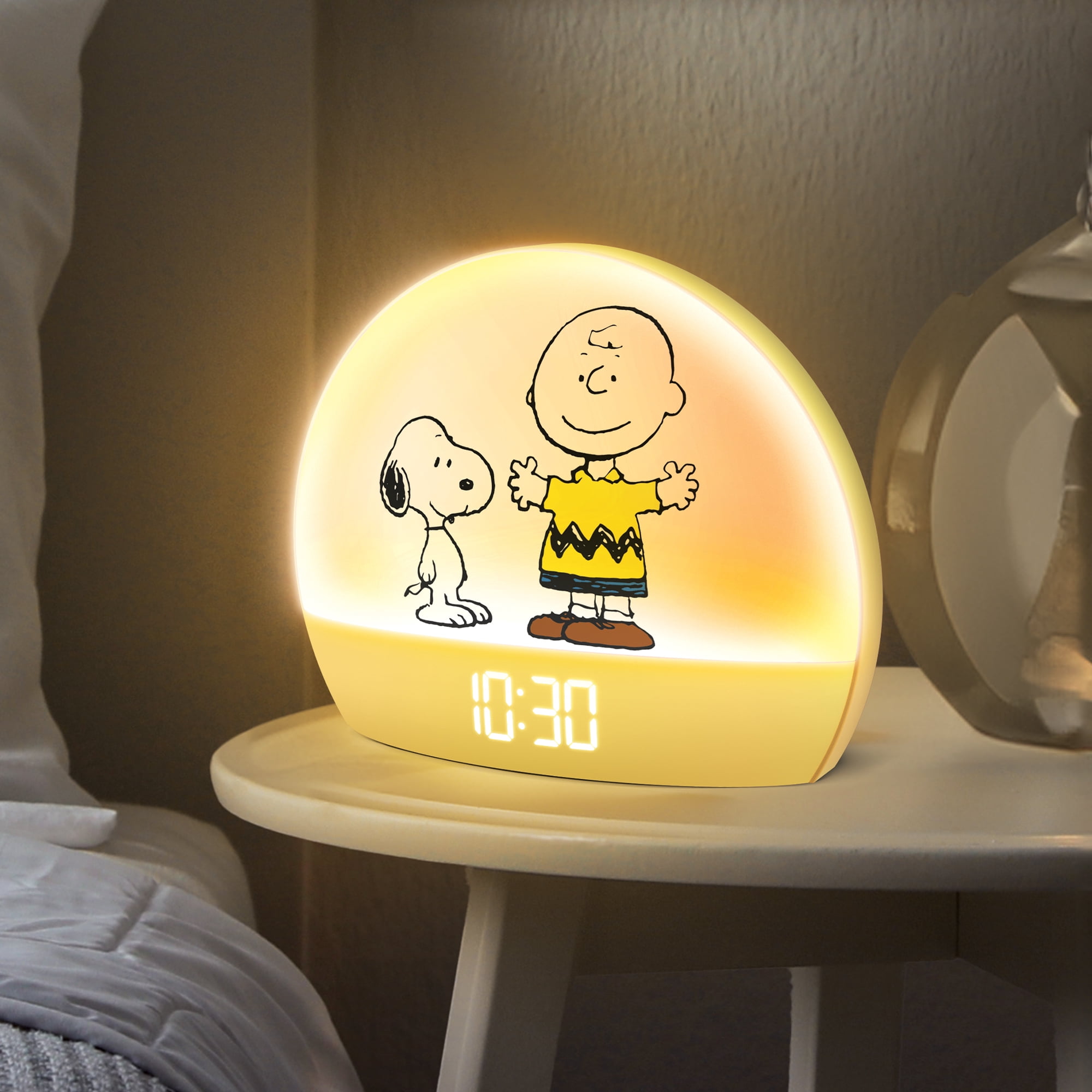 Peanuts Snoopy Sunrise Alarm Clock – Vibrant Snoopy Edition with Multicolor Lights, USB Charging, LED Display, Gentle Wake-Up Simulation, and Handy Snooze Function, Yellow