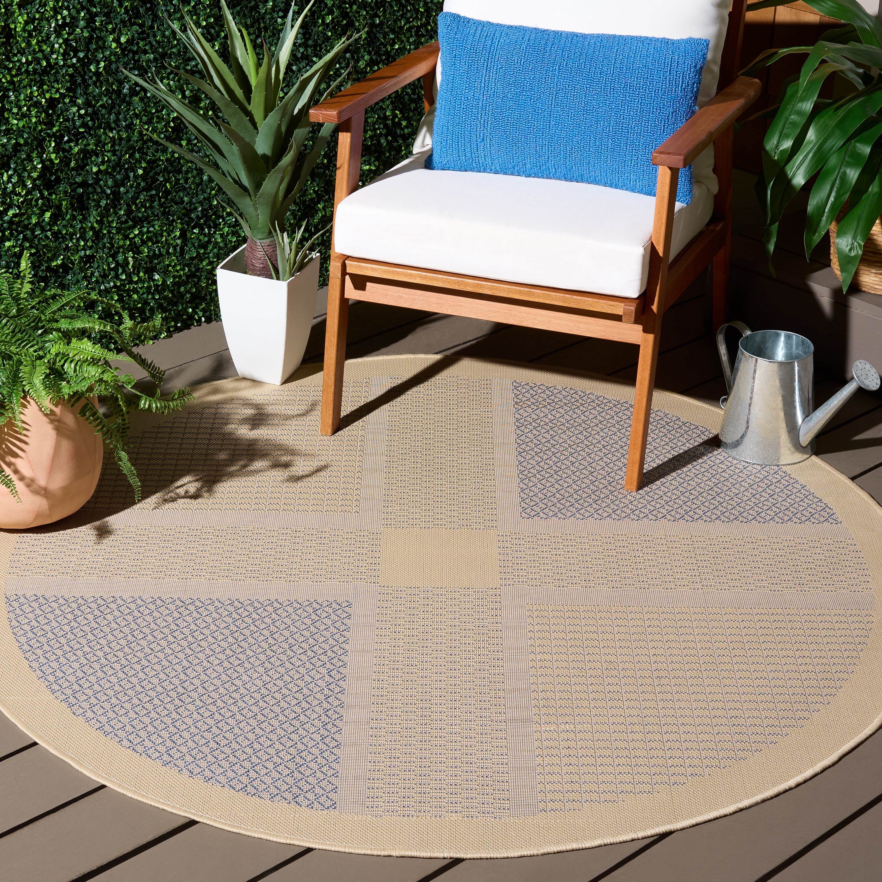 Safavieh Courtyard Eileen Geometric Indoor/Outdoor Area Rug, Natural/Blue, 6'7" x 6'7" Round