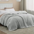 thumbnail image 3 of Manta Bedsure Sherpa de forro polar tamaño king, 270 x 230 cm, color gris claro, 3 of 6
