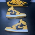 thumbnail image 4 of Size 9.5 - Jo r-dan 1 Retro OG High Pollen, 4 of 6
