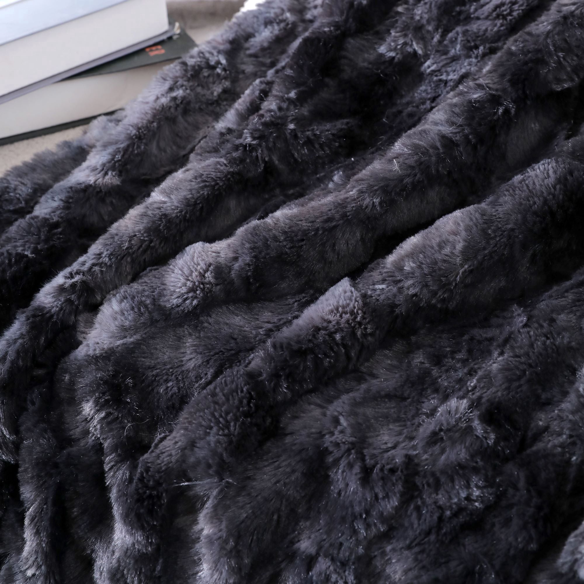 Sanmadrola Throw Blanket Soft Fuzzy Throw Blanket for Couch Fluffy Blankets Throws Shaggy Faux Fur Blanket Plush Sherpa Blanket Cozy Decorative Gift Throw Blankets for Couch Sofa, Bed 50''x60'' Black