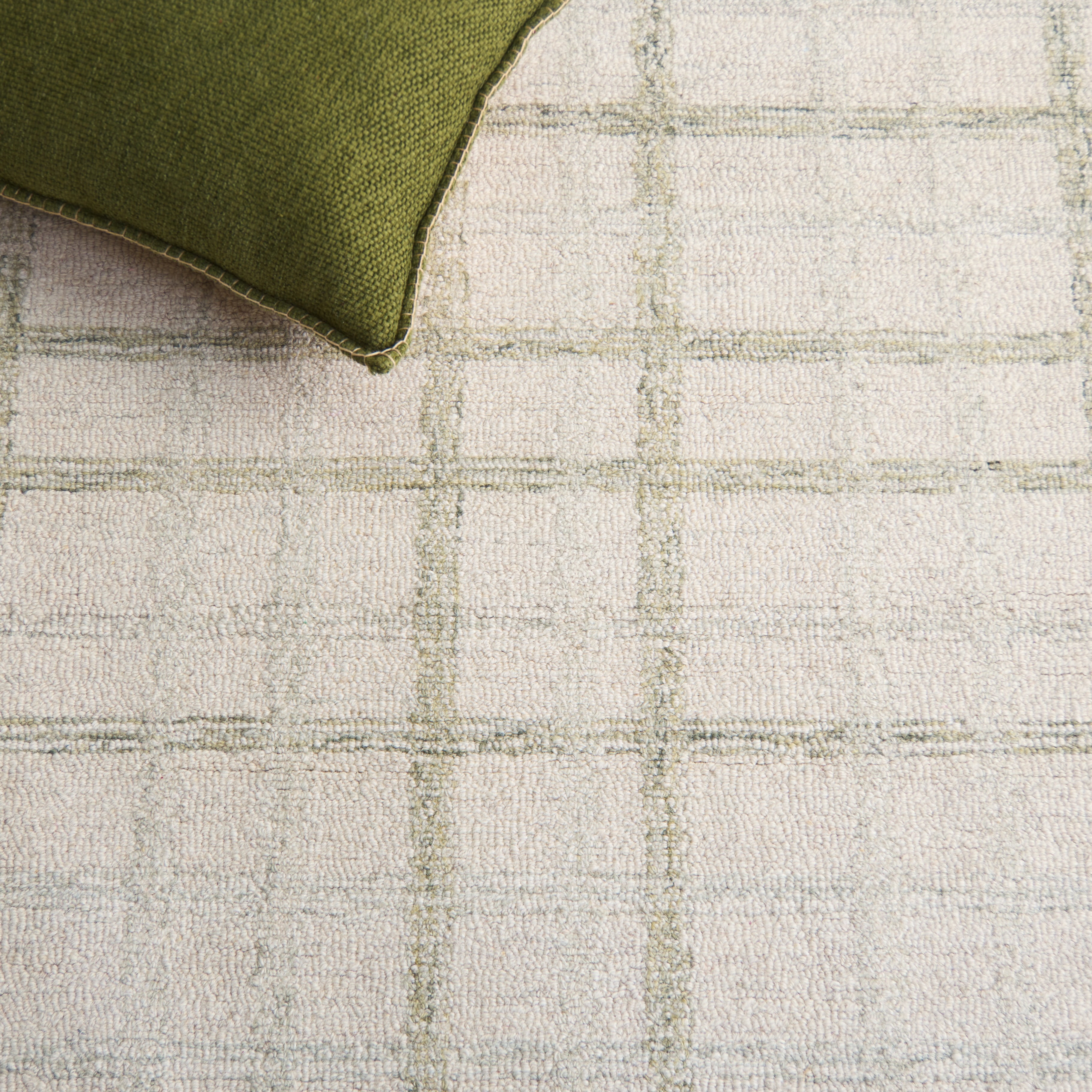 SAFAVIEH Ebony Deangelo Geometric Area Rug, Sage/Ivory, 6' x 6' Round