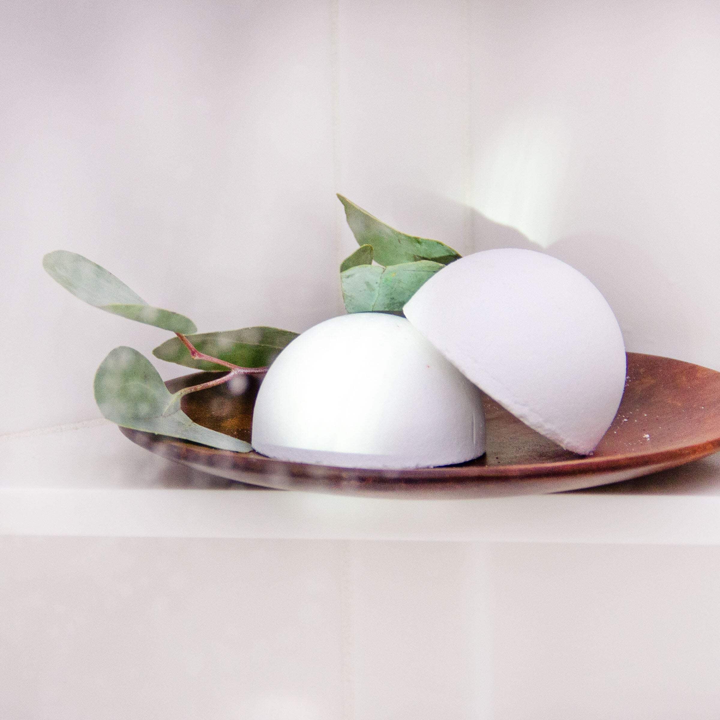 Village Naturals Therapy Breathe Shower Bomb, Eucalyptus & Menthol