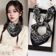 thumbnail image 2 of New Warm Square Scarf Magnetic Button Triangle Scarf Cotton Scarf Women's Spring, Autumn, and Winter Western style Neck Style Ve, 2 of 5