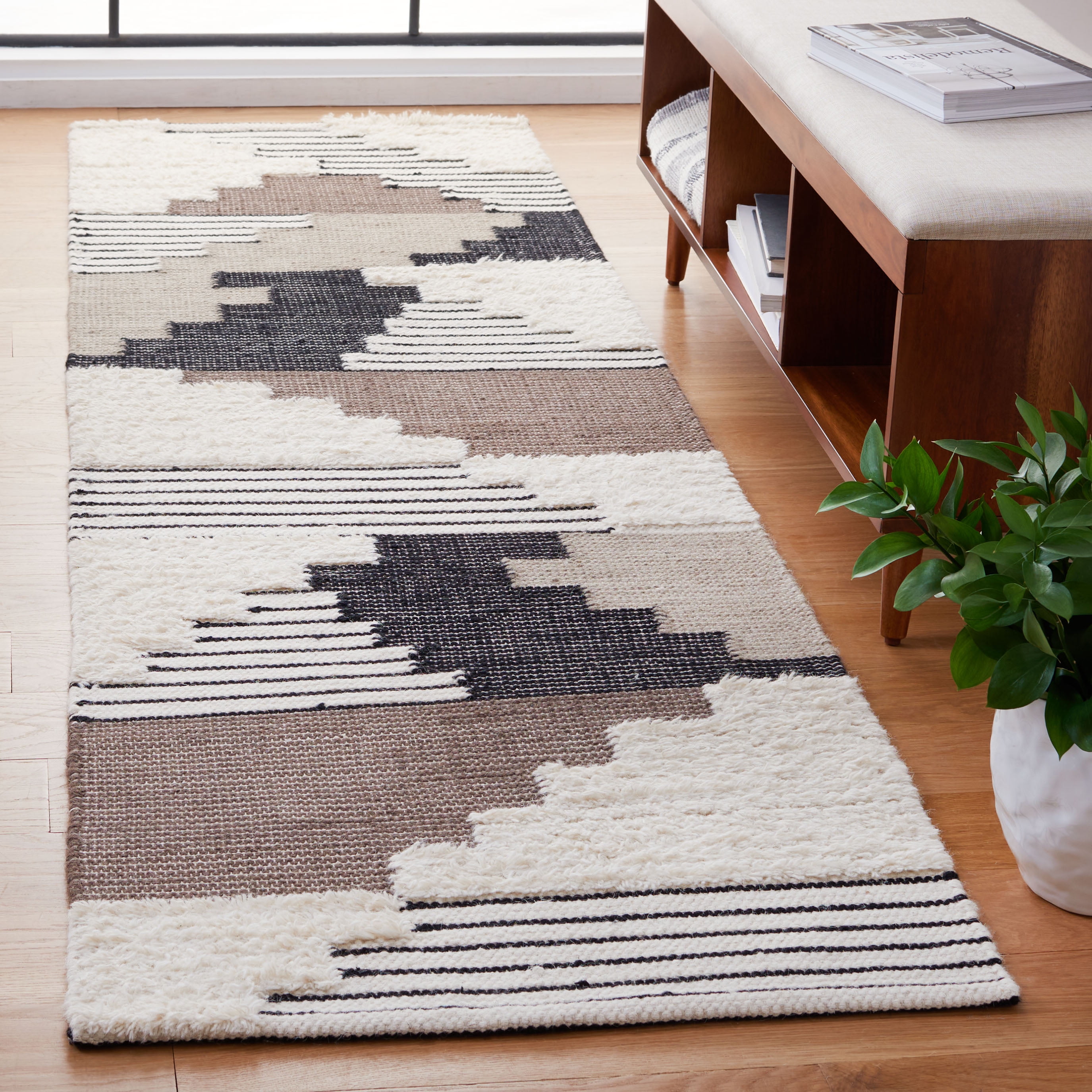 SAFAVIEH Kenya Comhgham Geometric Runner Rug, Black/Ivory, 2'3" x 18'