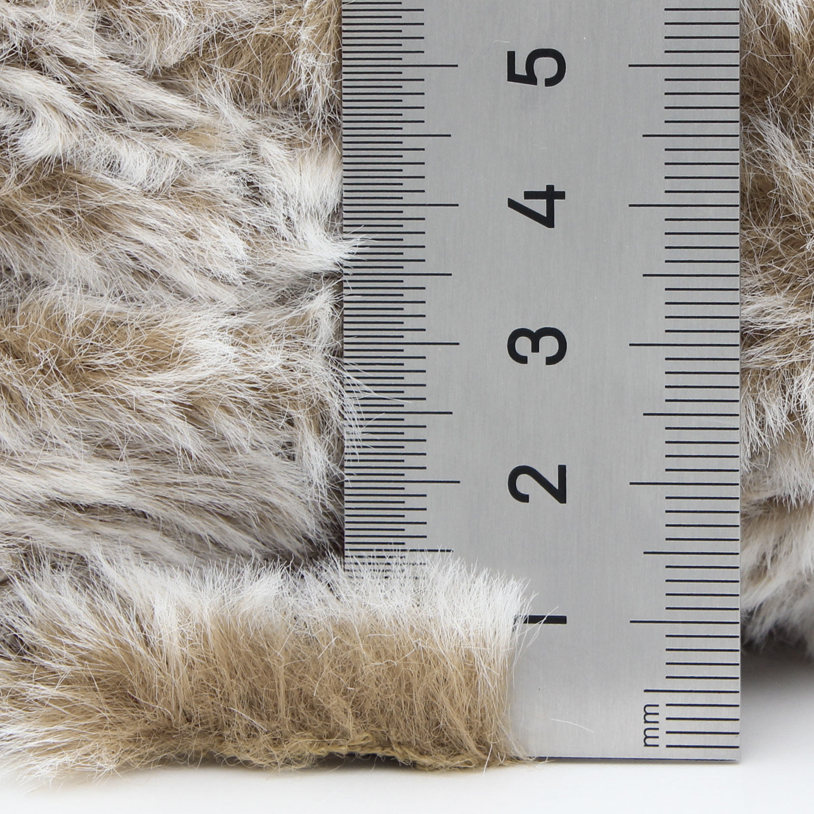 NICEEC 2 Skeins Super Soft Fur Yarn Chunky Fluffy Faux Fur Yarn Eyelash  Yarn for Crochet Knit-Total Length 2×32m(2×35yds,50g×2)-Beige