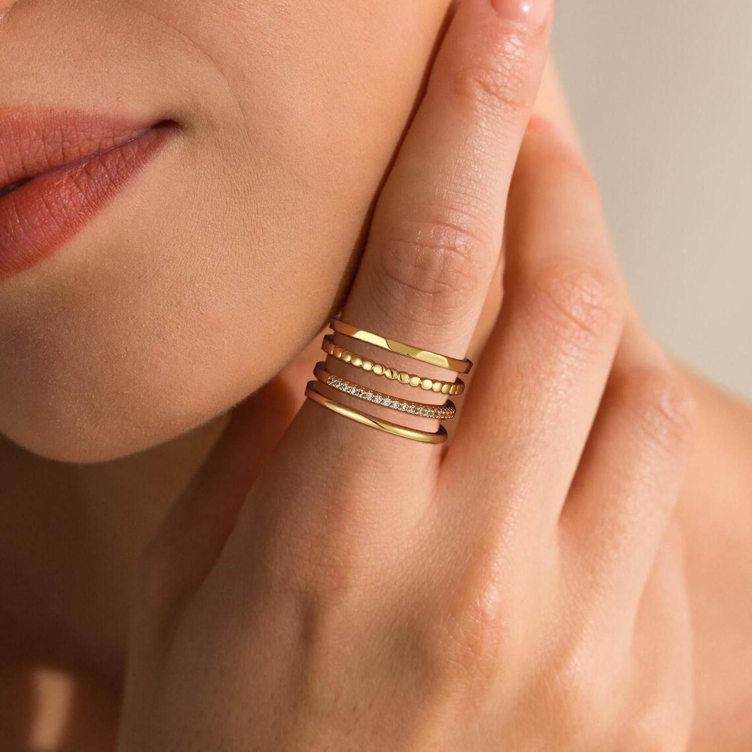 Lunvky 4-Piece Gold Plated Stackable Ring Set photo 3