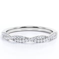 thumbnail image 1 of JeenMata Alianza de Boda con Detalles Pavé, de Forma Redonda y Semi Infinito de 0,25 Quilates, Chapada en Oro Blanco de 18 K sobre Plata, 1 of 6