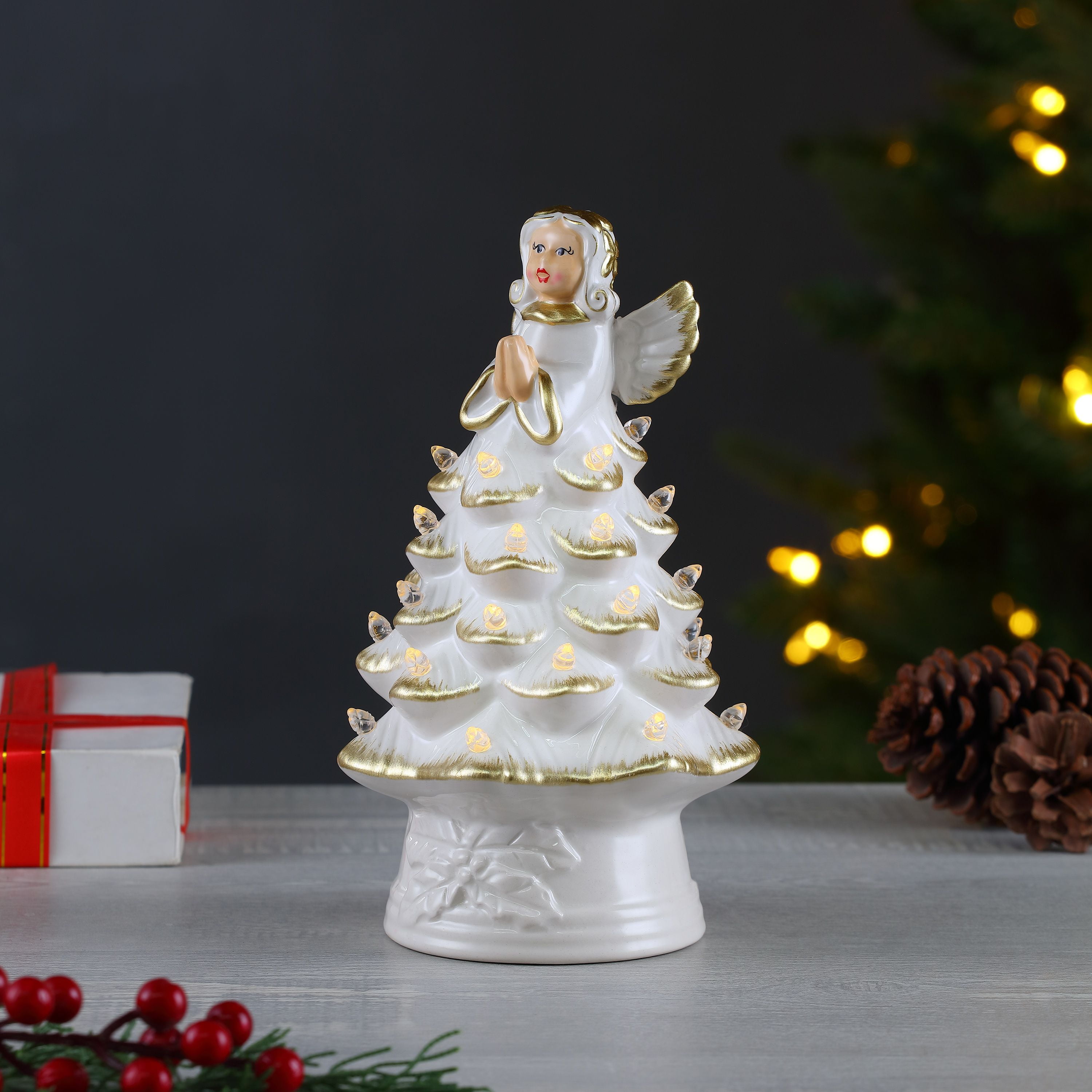 Mr. Christmas 9" Nostalgic Ceramic Wreath