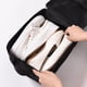 thumbnail image 3 of Bolsa porta zapatos multifuncional, gran capacidad, impermeable y antiolor, ideal para viajes, gimnasio o campamento, color gris., 3 of 6