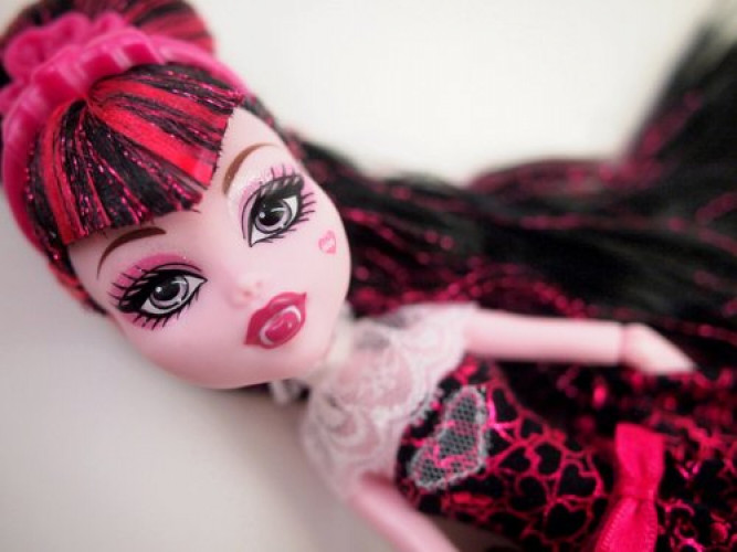 draculaura sweet 1600 doll