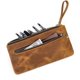 thumbnail image 1 of Estuche de Cuero - Hecho a Mano con Cremallera - Belleza Duradera - Elegante - Práctico - Estuche - Estuche para Lápices Escolar u Oficina - Diseño Único - Bolsillo Lateral - Llavero, 1 of 5