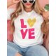 thumbnail image 1 of Camiseta informal de San Valentín para mujer con cuello redondo y estampado de corazones. Regalo de San Valentín. Camiseta estampada de cuello redondo. Camiseta estampada con letras. Camiseta de manga, 1 of 5