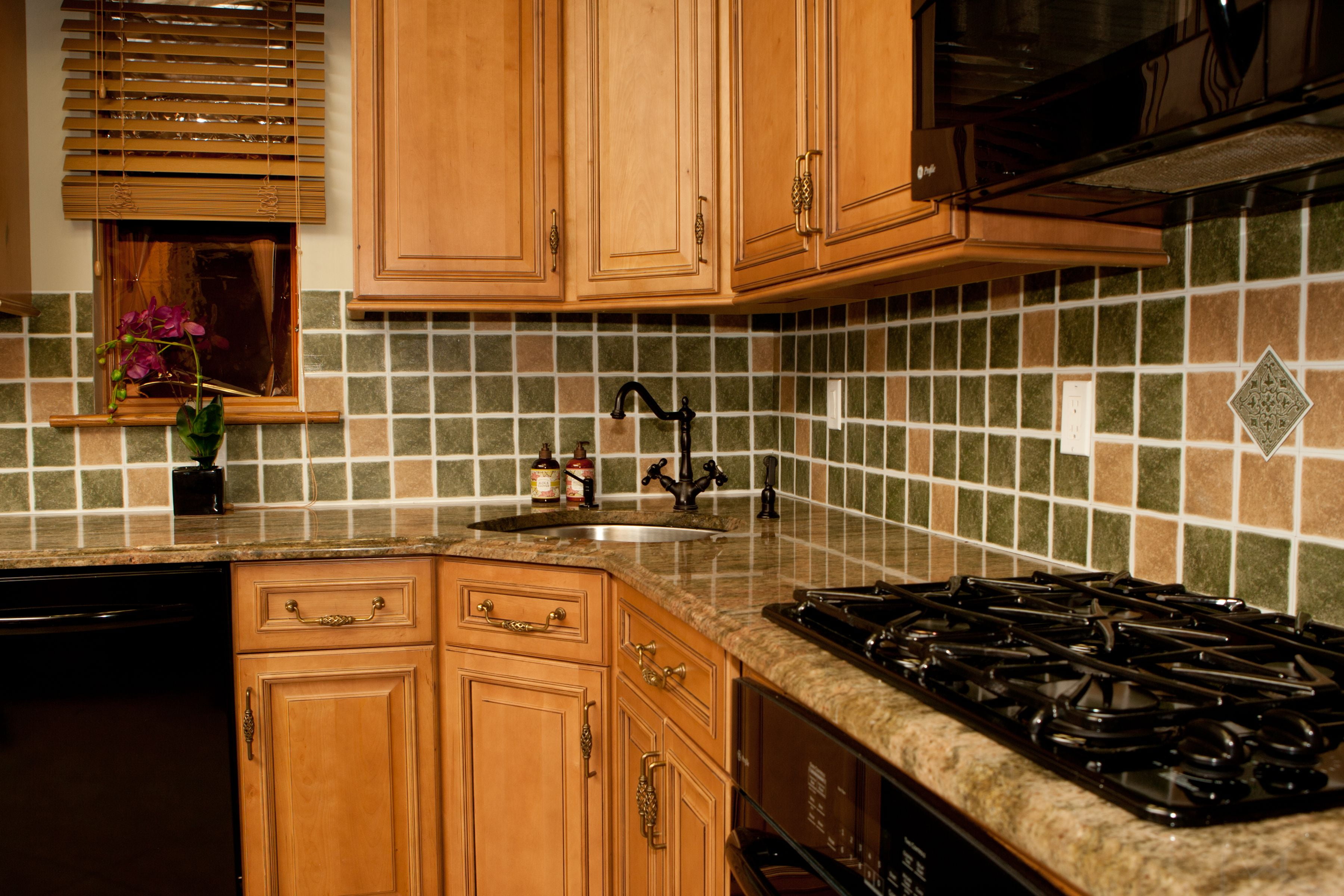 Achim Nexus 4x4 Self Adhesive Vinyl Backsplash Wall Tile - 27 Tiles/3 sq. Ft.