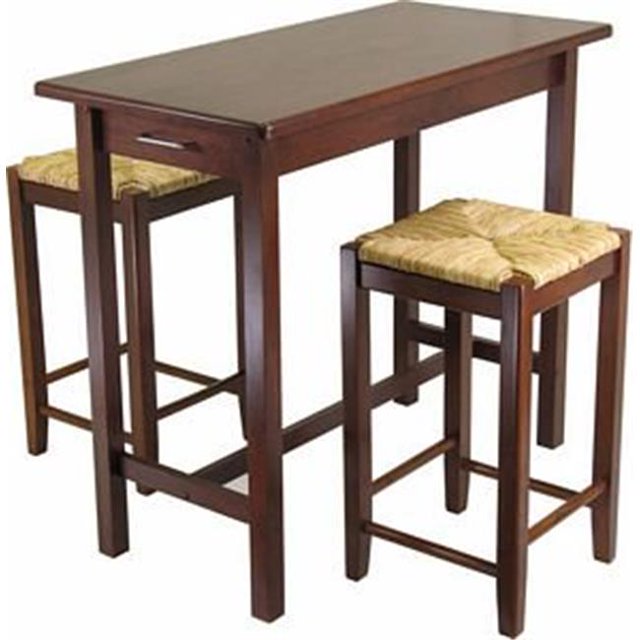 Lot de Cuisine Trois Pièces Serti de Tabourets Pressés