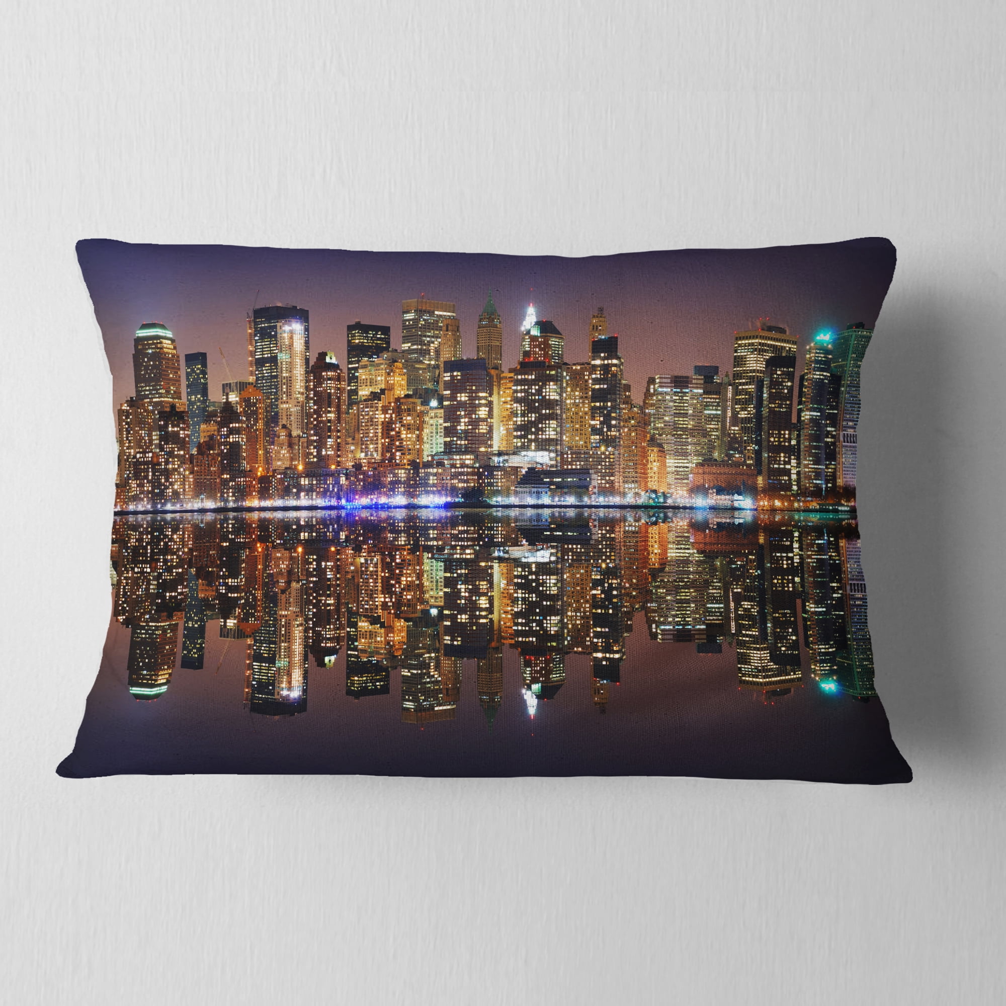 Designart City of Manhattan Panorama - Cityscape Photo Throw Pillow - 12x20
