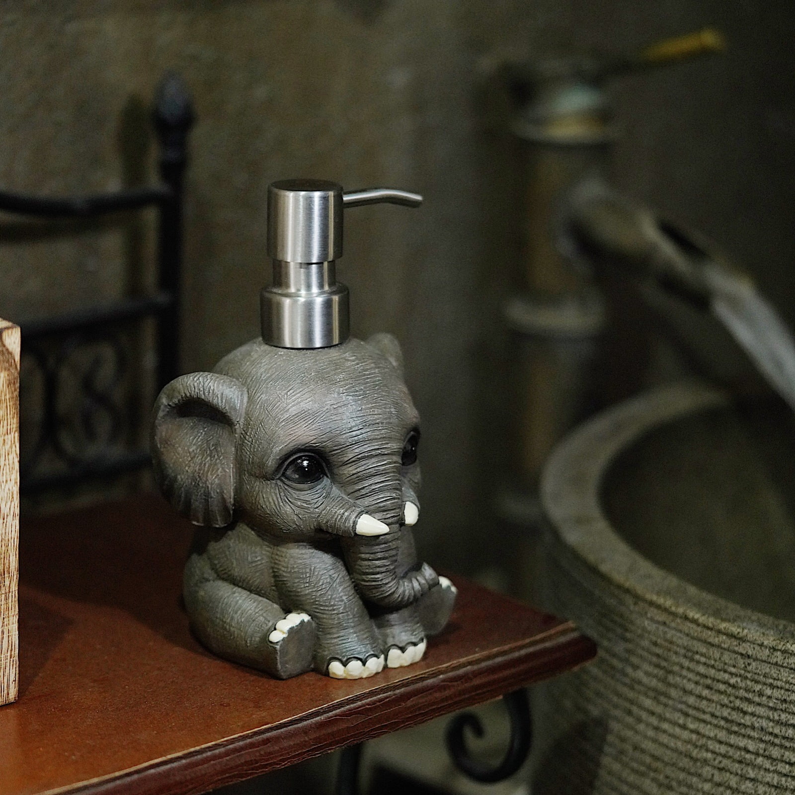 WiMiFar Elephant Gray Resin Soap Dispenser for Bathroom