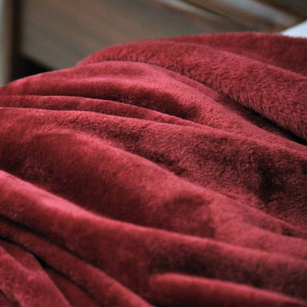 LANGRIA Cozy Flannel Blanket Throw for Adults Kids Home Outdoor Travel, Polyester Microfiber, Wrinkle Resistant, Anti-Fade, 87"x95″, Red
