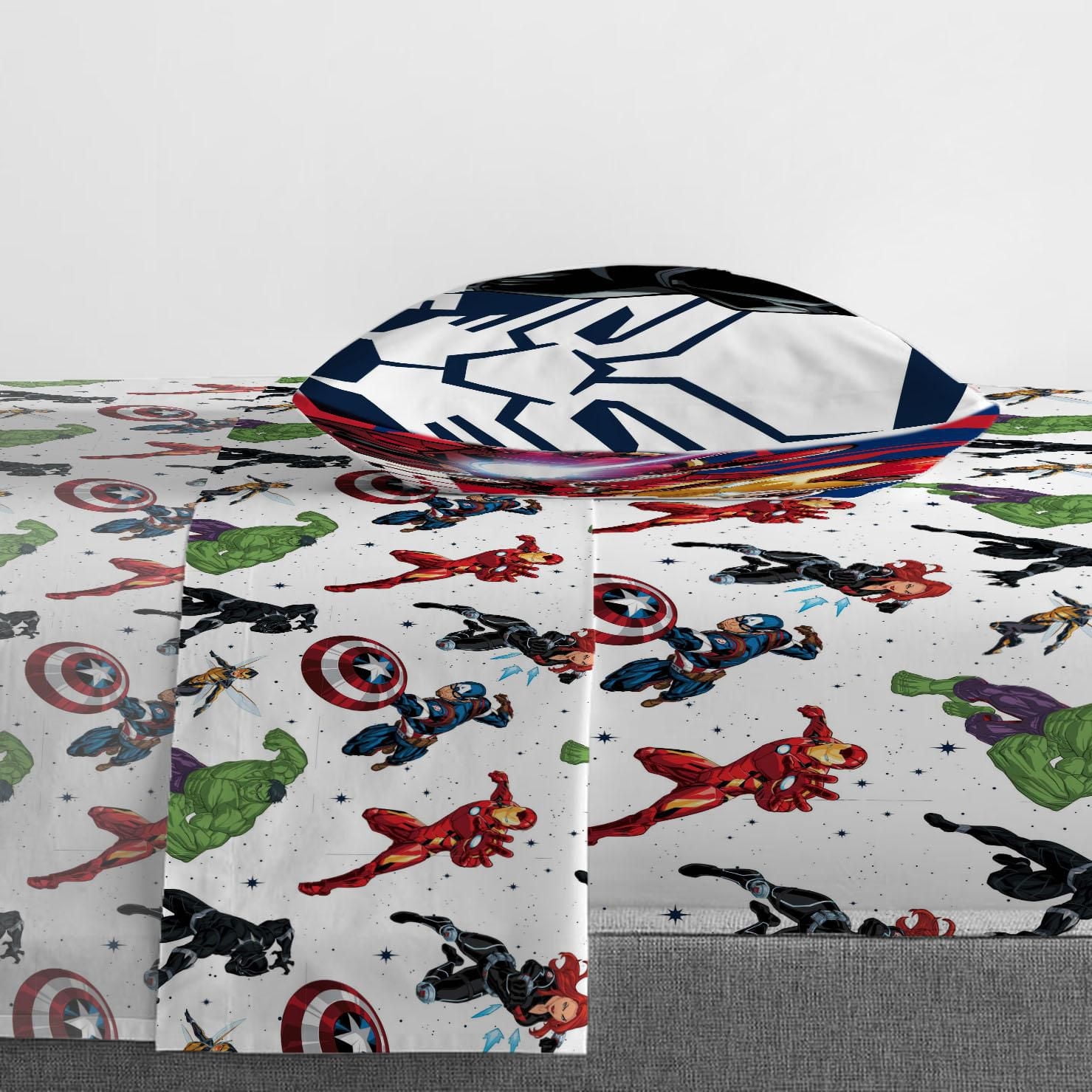 Marvel Avengers Twin 4 Piece Bed Set + Bonus Bag